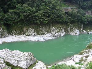 IMG_1279.jpg 2272x1704 2,375KB 